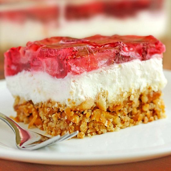 2268187-strawberry-pretzel-dessert